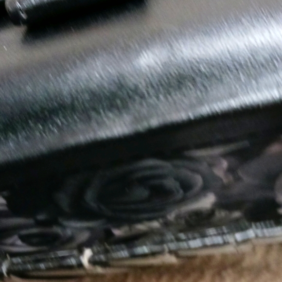 Adrienne Vittadini Wallet Black Silver hardware Black Floral inside pockets. - Picture 4 of 5